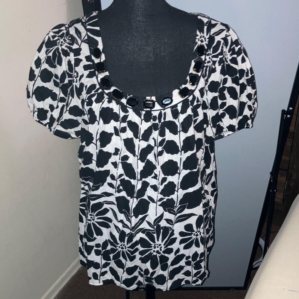Karen Kane Monochrome Floral Blouse